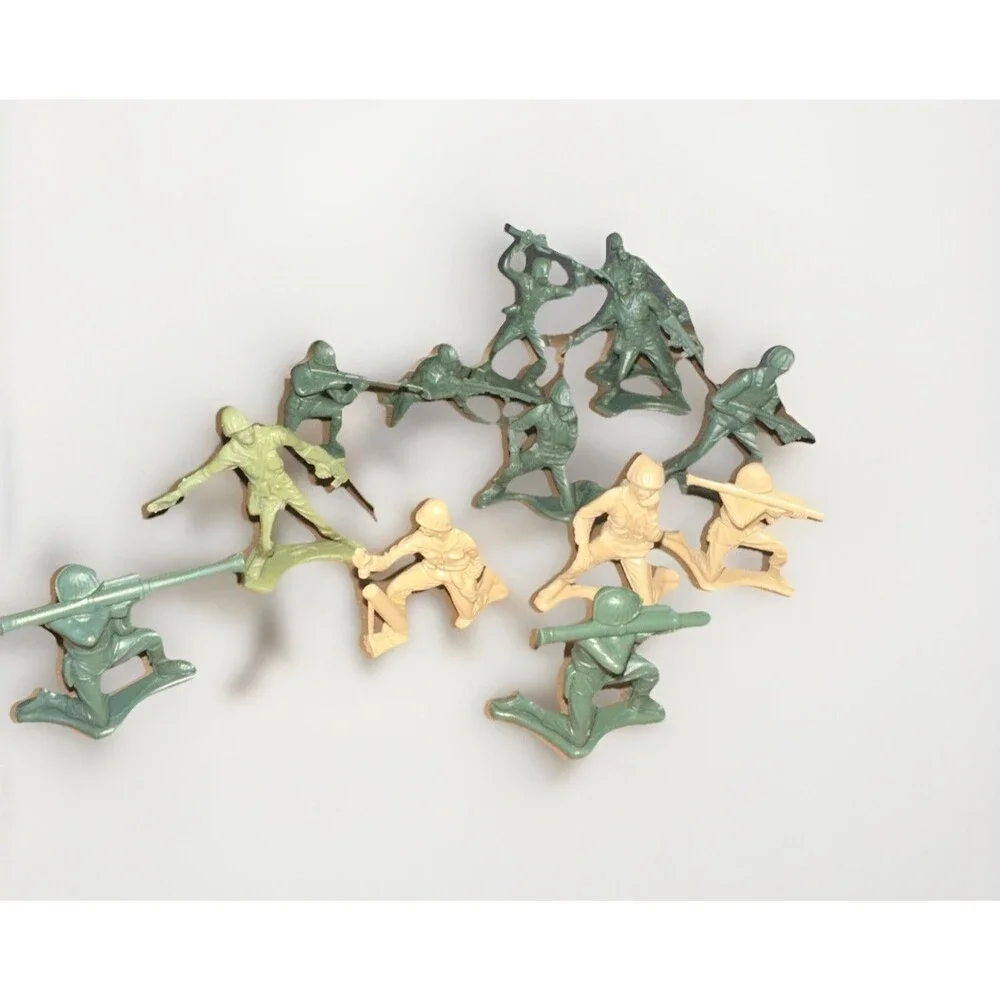 Lot of 13 Vintage 2” Plastic Army Men Soldiers Green Tan Bazooka Rocket Poses